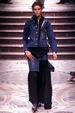 Yohji Yamamoto fashion show for Autumn/Winter 2002