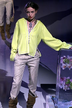 Emanuel Ungaro fashion show for Autumn/Winter 2002