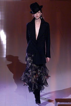 Emanuel Ungaro fashion show for Autumn/Winter 2002