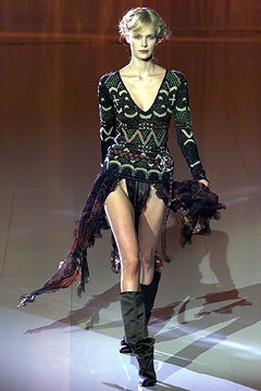 Emanuel Ungaro fashion show for Autumn/Winter 2002