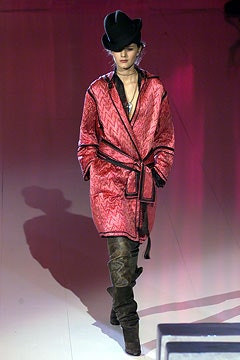 Emanuel Ungaro fashion show for Autumn/Winter 2002