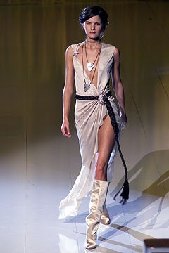 Emanuel Ungaro fashion show for Autumn/Winter 2002