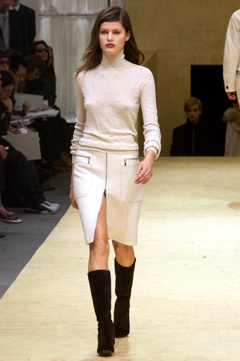 Isabeli Fontana featured in  the Louis Vuitton fashion show for Autumn/Winter 2002