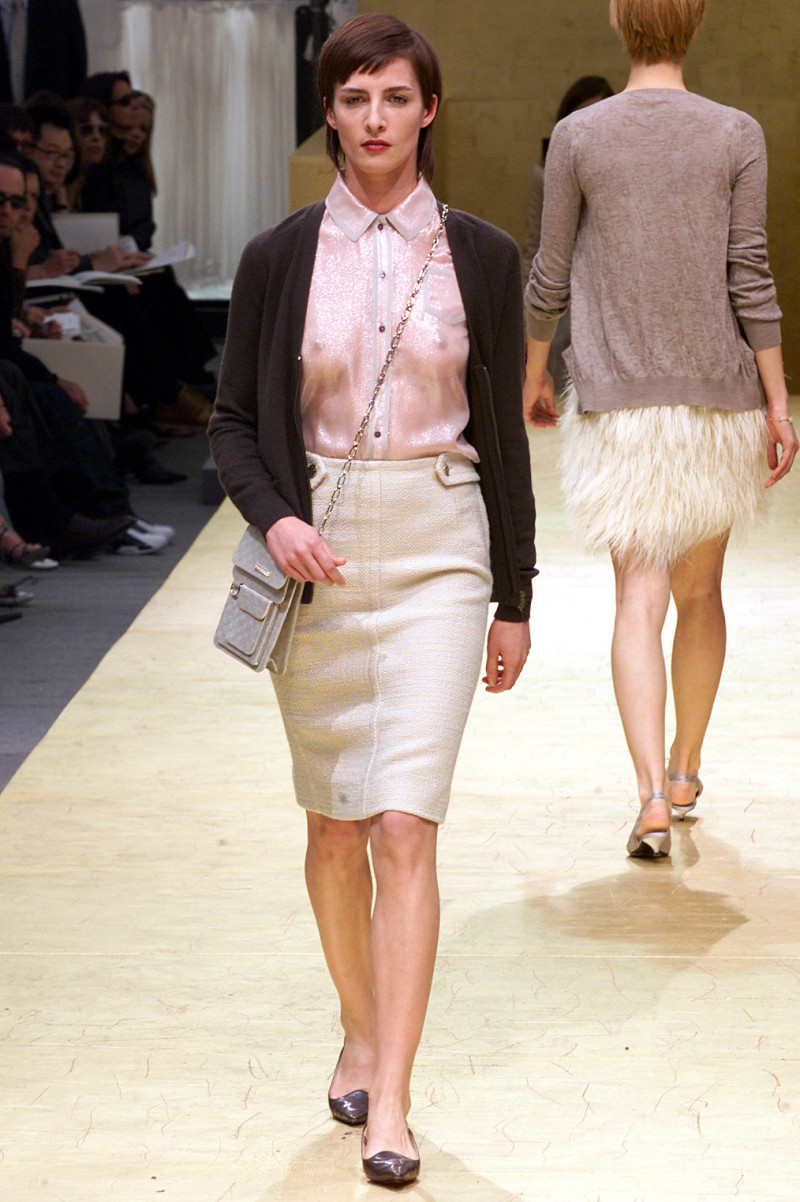 Louis Vuitton fashion show for Autumn/Winter 2002