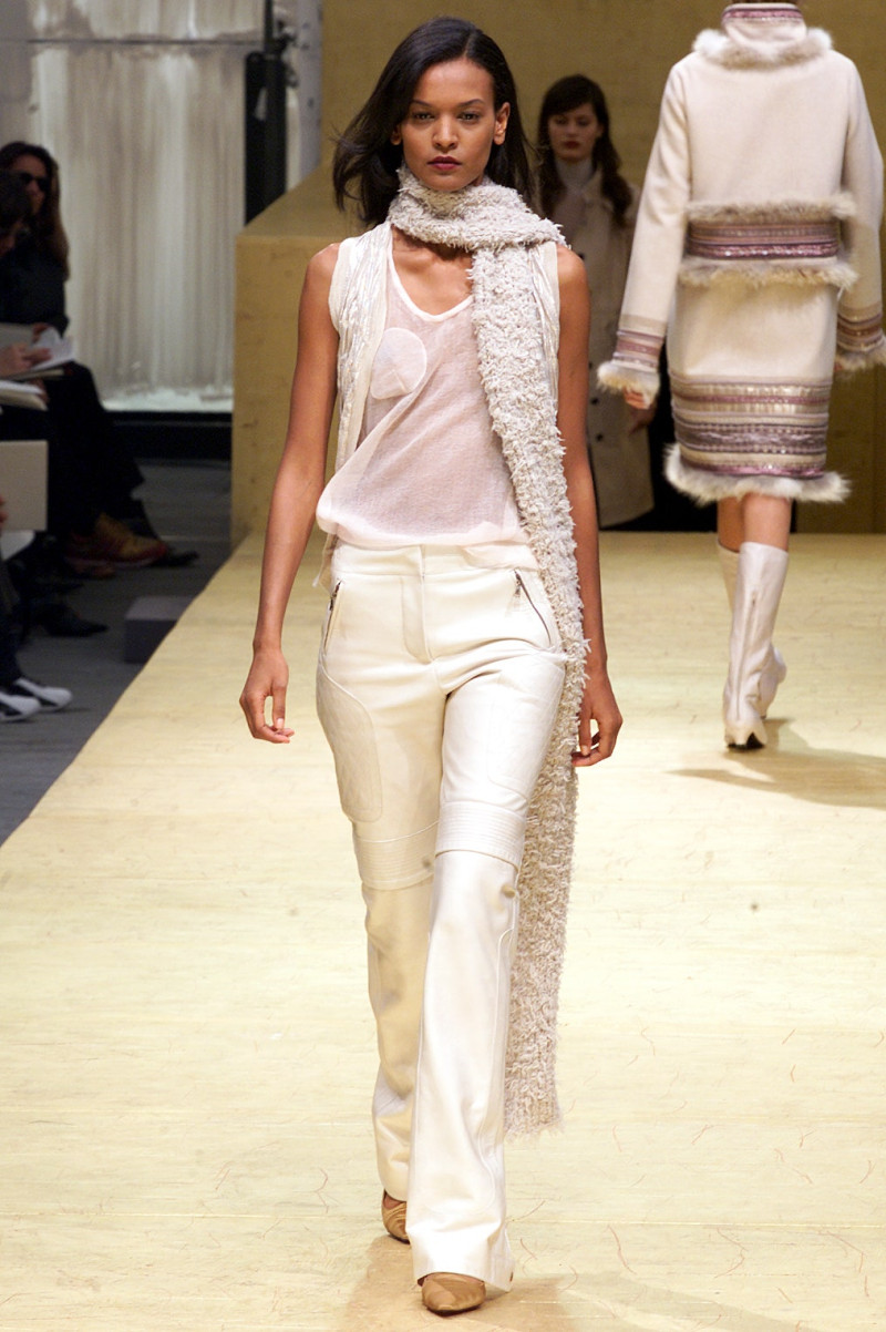 Louis Vuitton fashion show for Autumn/Winter 2002