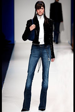 Lagerfeld Gallery fashion show for Autumn/Winter 2002