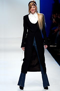 Lagerfeld Gallery fashion show for Autumn/Winter 2002