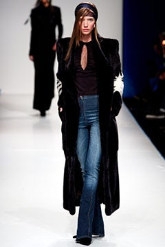 Lagerfeld Gallery fashion show for Autumn/Winter 2002