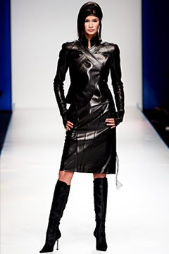 Lagerfeld Gallery fashion show for Autumn/Winter 2002