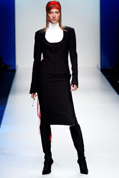 Lagerfeld Gallery fashion show for Autumn/Winter 2002