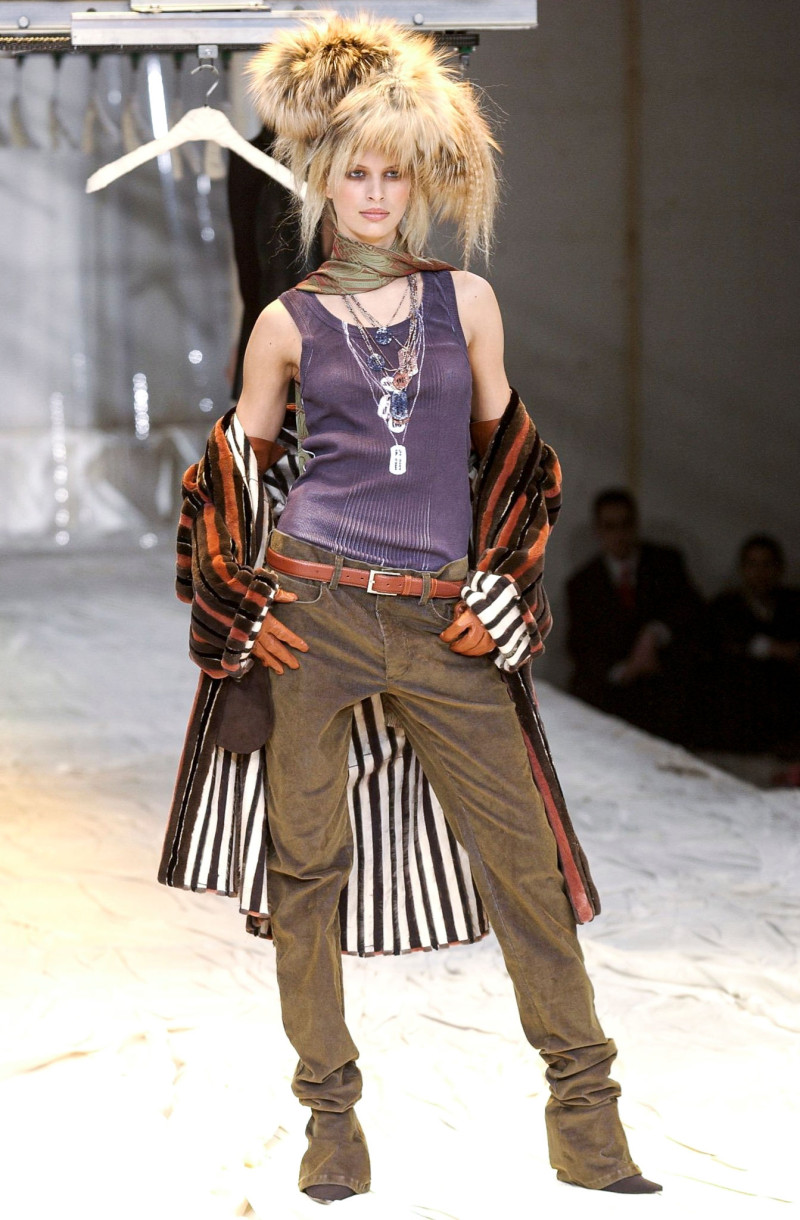 Karolina Kurkova featured in  the Jean-Paul Gaultier fashion show for Autumn/Winter 2002