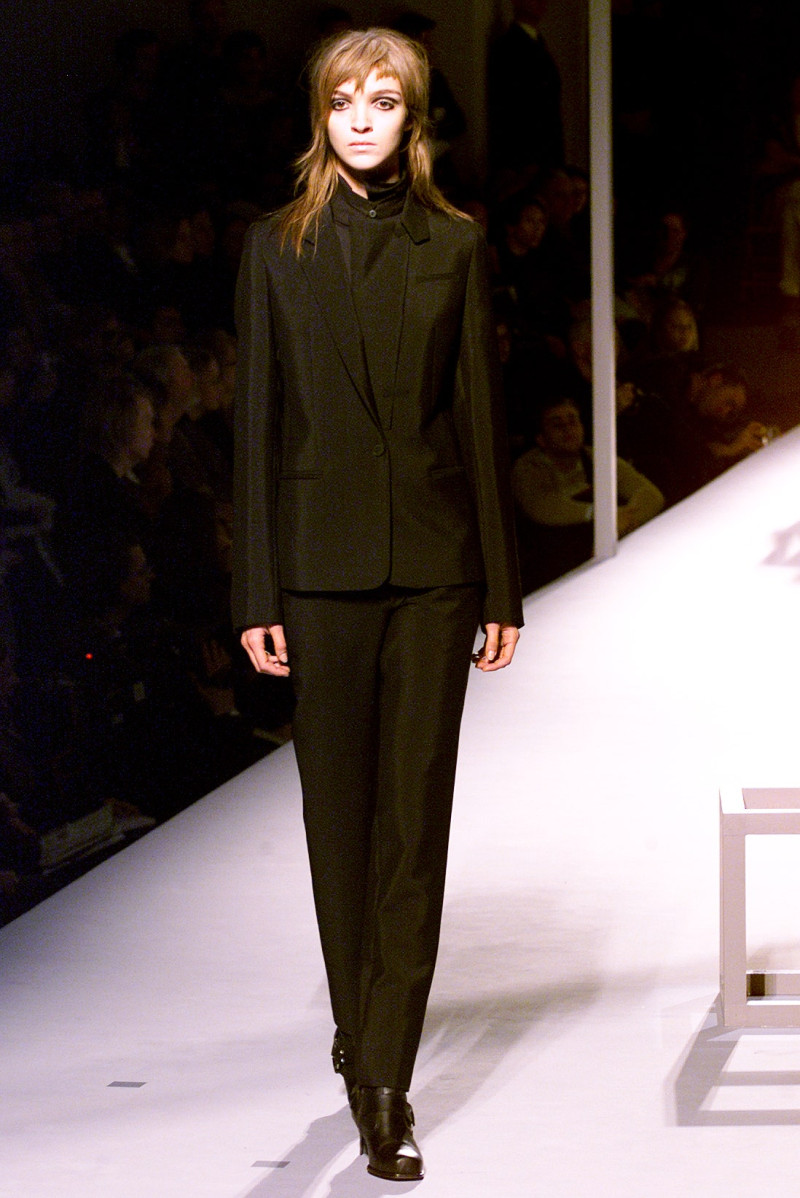Hussein Chalayan fashion show for Autumn/Winter 2002
