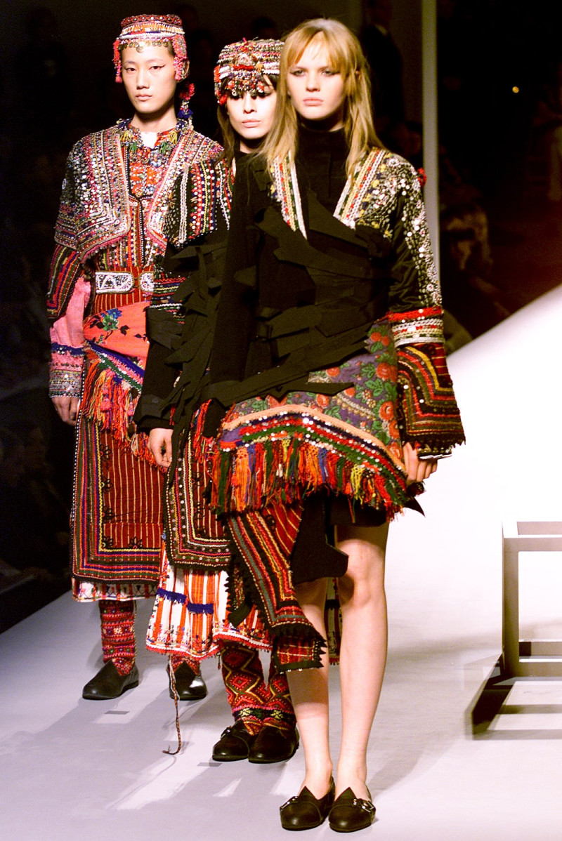 Hussein Chalayan fashion show for Autumn/Winter 2002