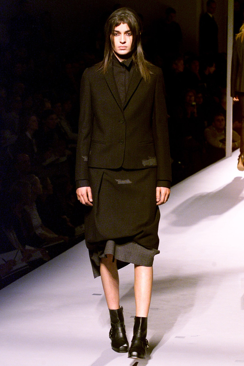 Hussein Chalayan fashion show for Autumn/Winter 2002