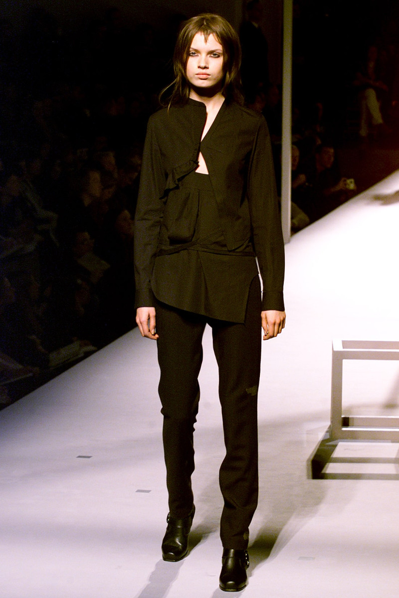 Hussein Chalayan fashion show for Autumn/Winter 2002