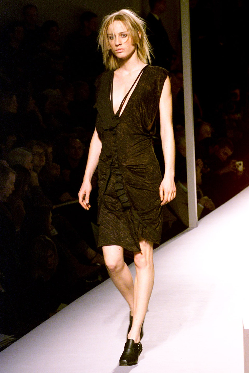 Hussein Chalayan fashion show for Autumn/Winter 2002