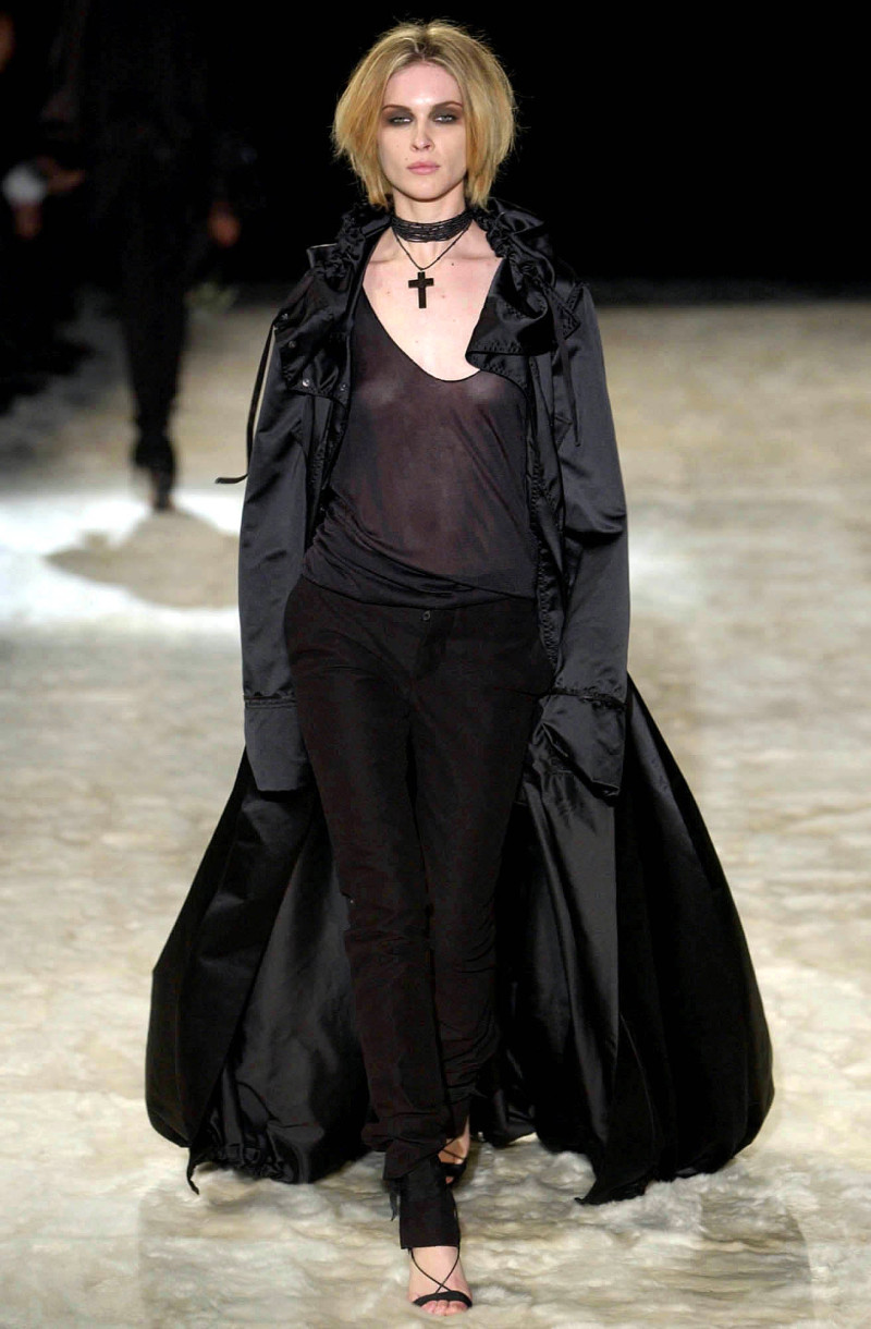 Gucci fashion show for Autumn/Winter 2002
