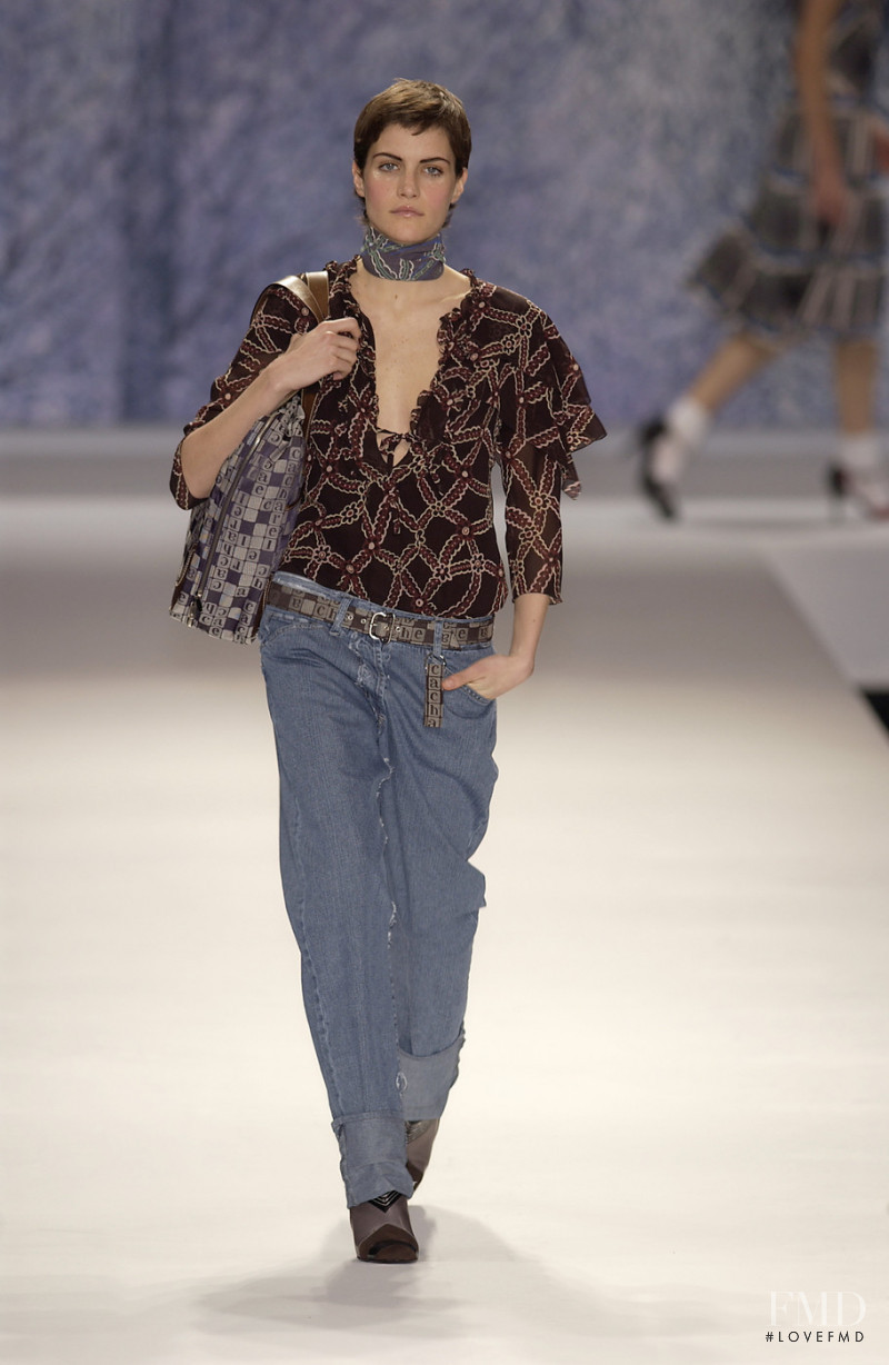 Cacharel fashion show for Autumn/Winter 2002