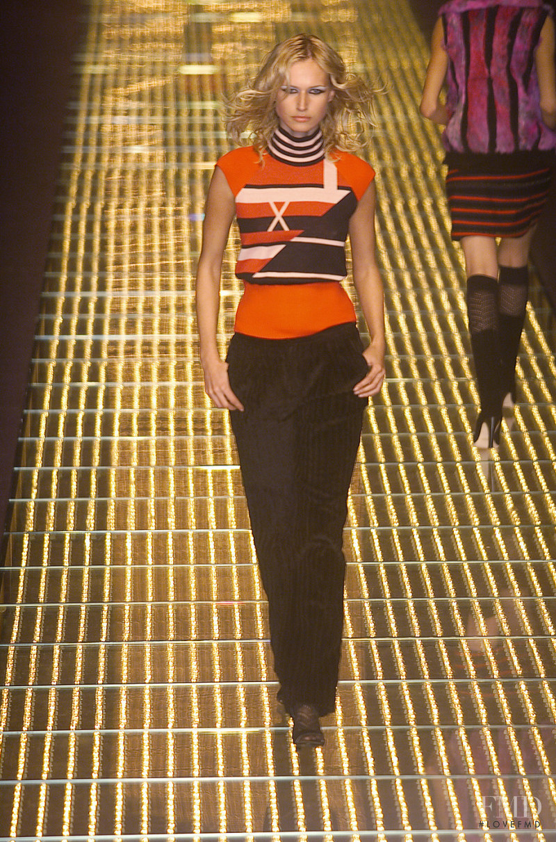 Versus fashion show for Autumn/Winter 2001