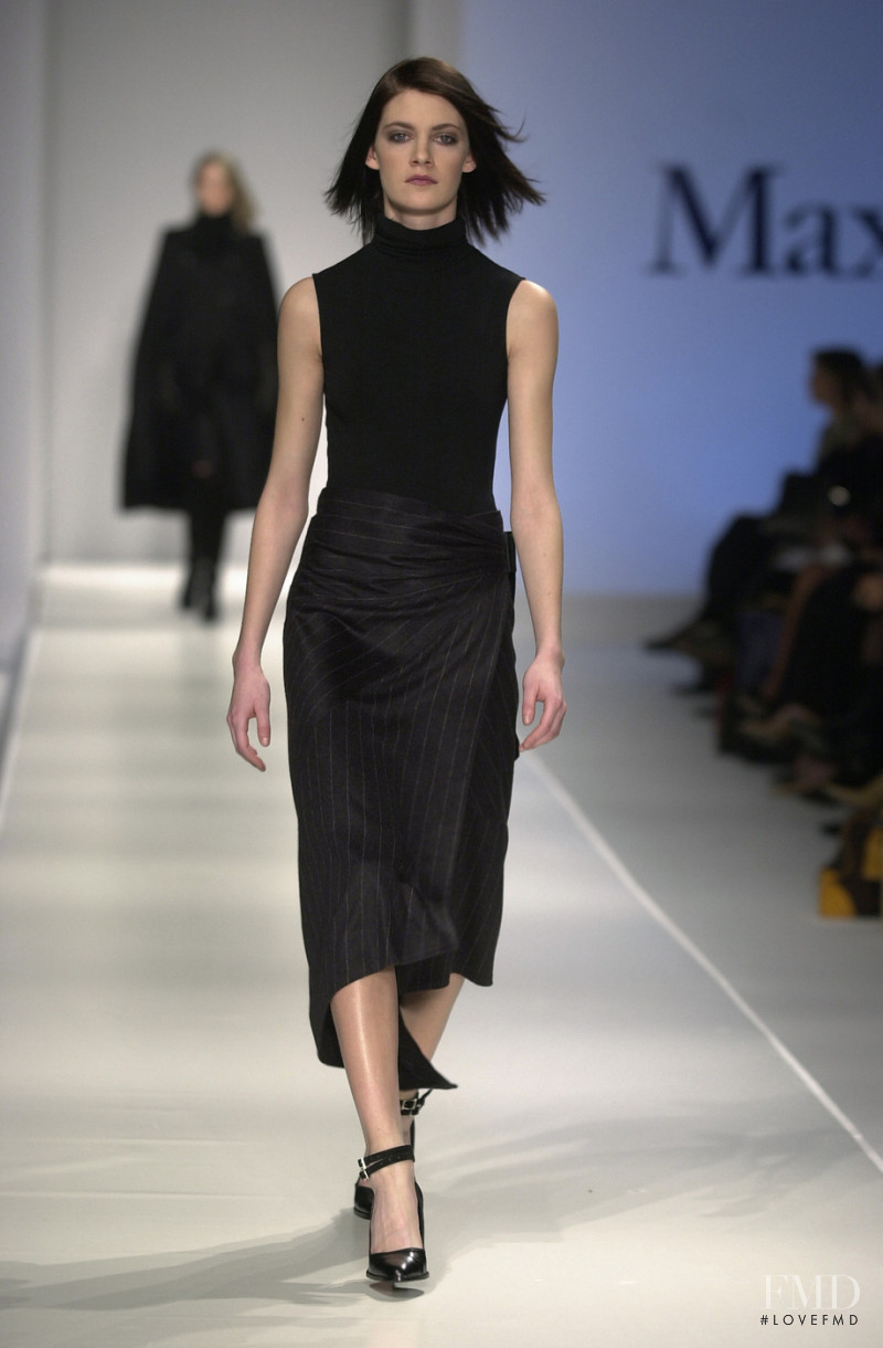 Max Mara fashion show for Autumn/Winter 2001