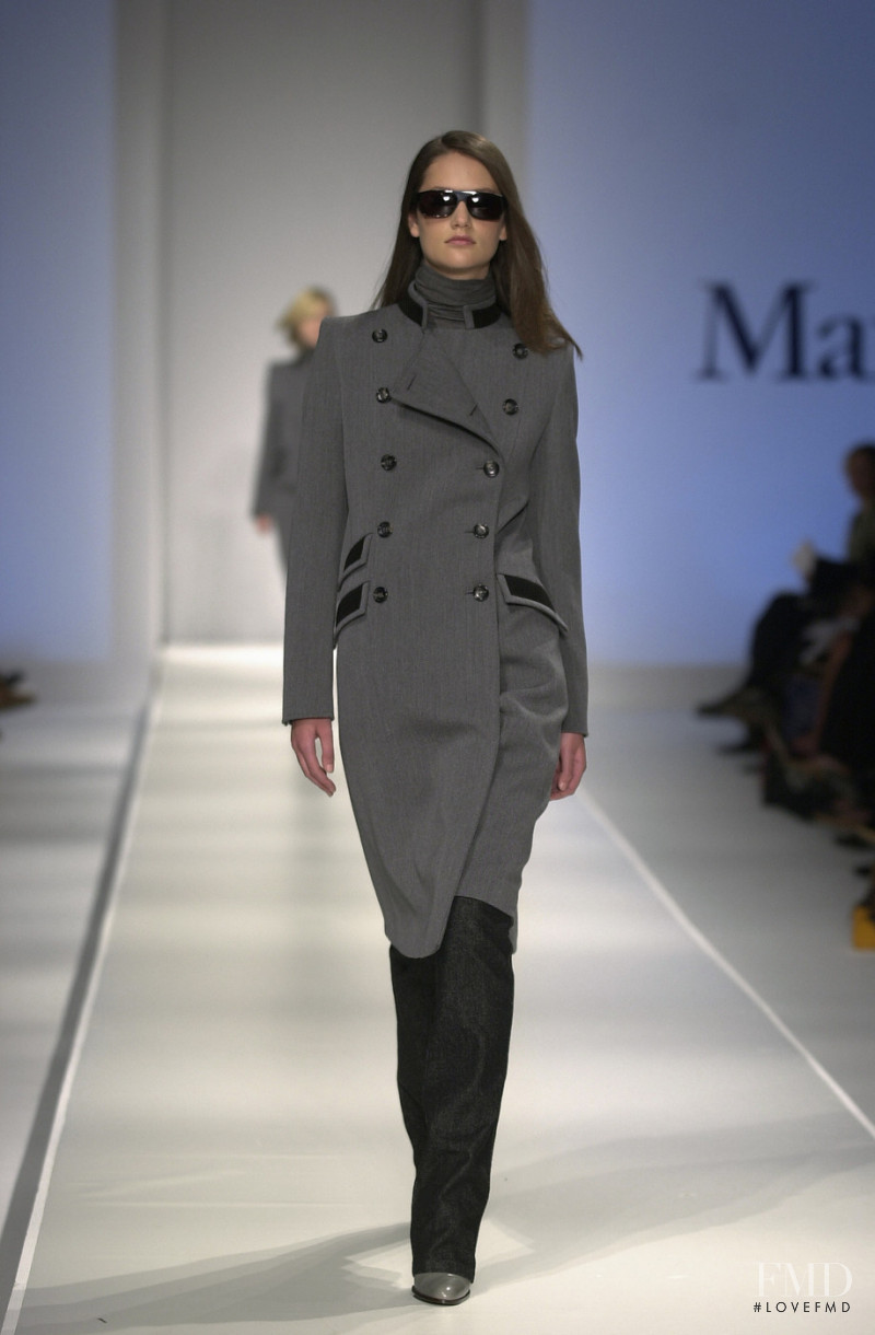 Max Mara fashion show for Autumn/Winter 2001