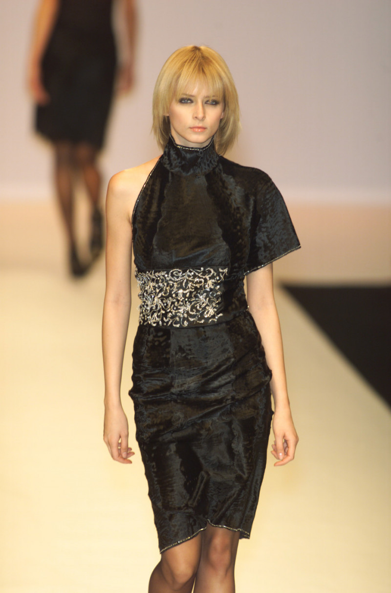 Giuliana Teso fashion show for Autumn/Winter 2001