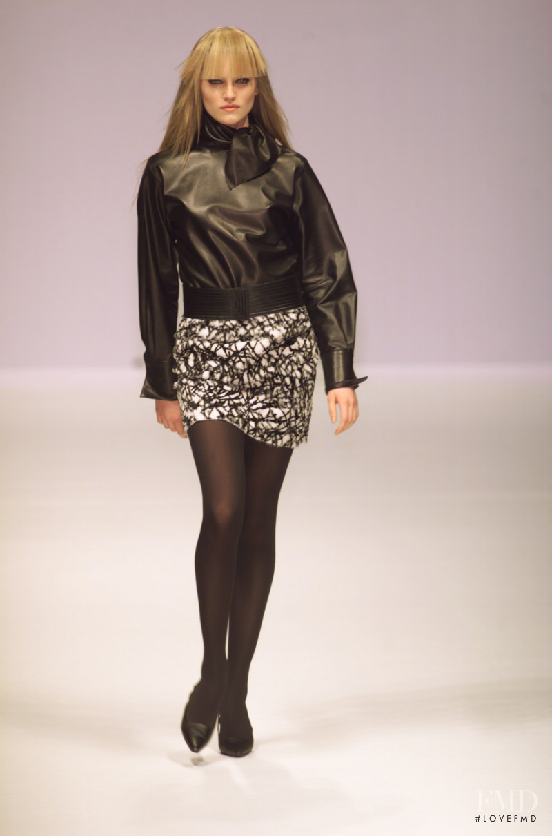 Giuliana Teso fashion show for Autumn/Winter 2001