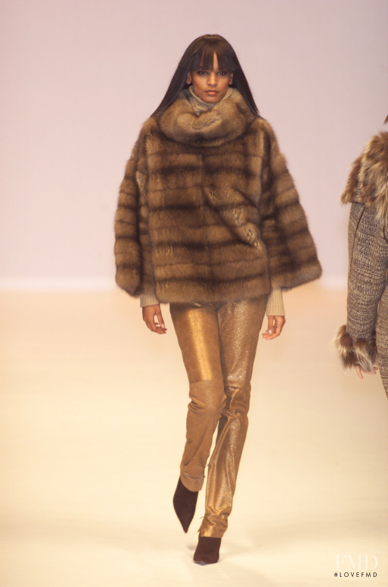 Giuliana Teso fashion show for Autumn/Winter 2001