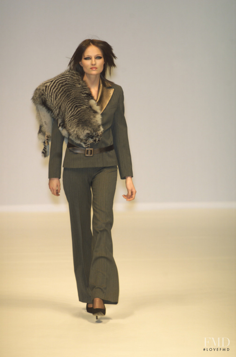 Giuliana Teso fashion show for Autumn/Winter 2001