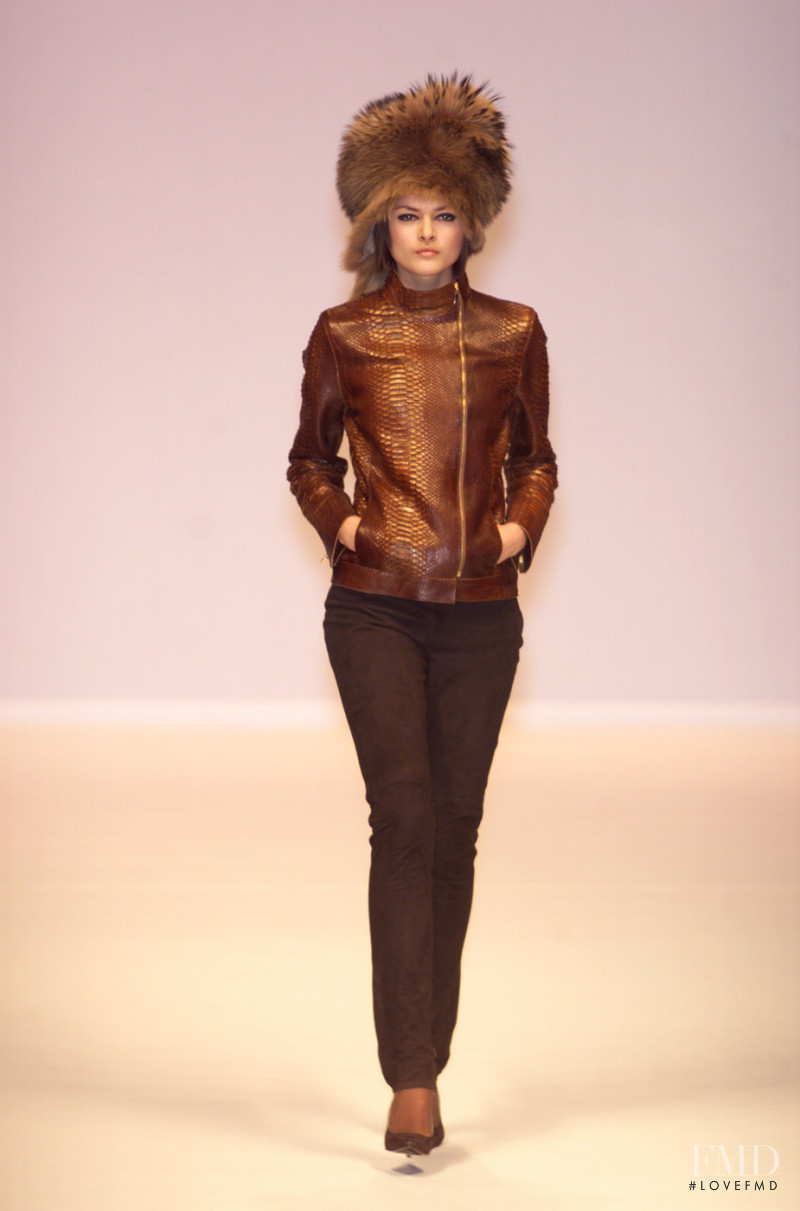 Giuliana Teso fashion show for Autumn/Winter 2001