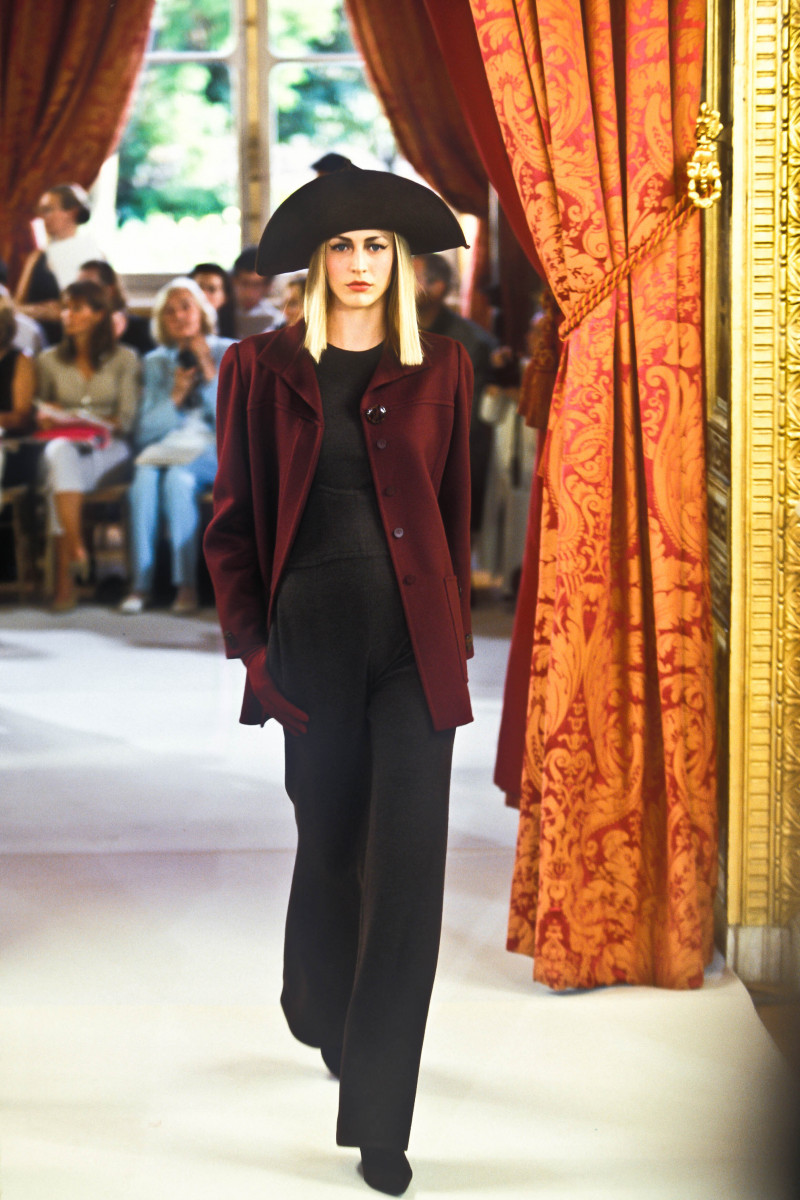 Raquel Zimmermann featured in  the Balmain fashion show for Autumn/Winter 2001