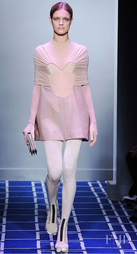 Natalia Vodianova featured in  the Balenciaga fashion show for Spring/Summer 2009