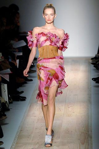 Emanuel Ungaro fashion show for Spring/Summer 2006