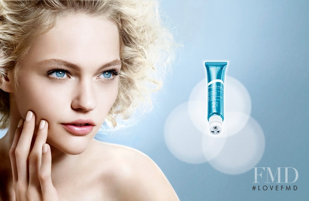 Sasha Pivovarova featured in  the Biotherm White D-Tox advertisement for Spring/Summer 2010