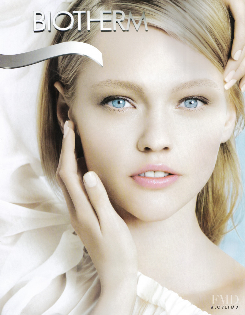 Sasha Pivovarova featured in  the Biotherm White D-Tox advertisement for Spring/Summer 2010