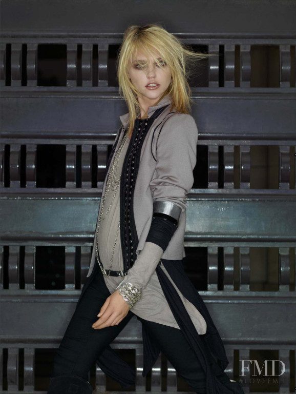 Sasha Pivovarova featured in  the Zara advertisement for Autumn/Winter 2008