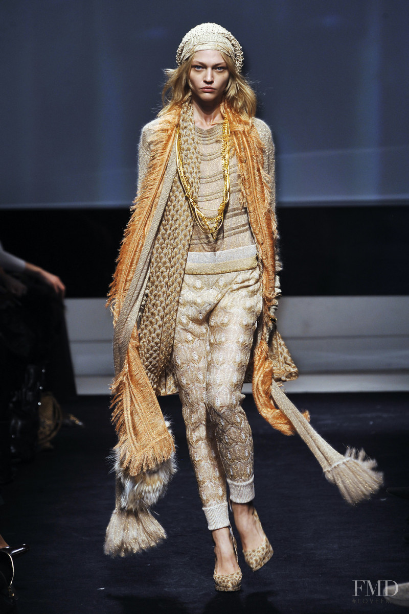 Sasha Pivovarova featured in  the Missoni fashion show for Autumn/Winter 2009