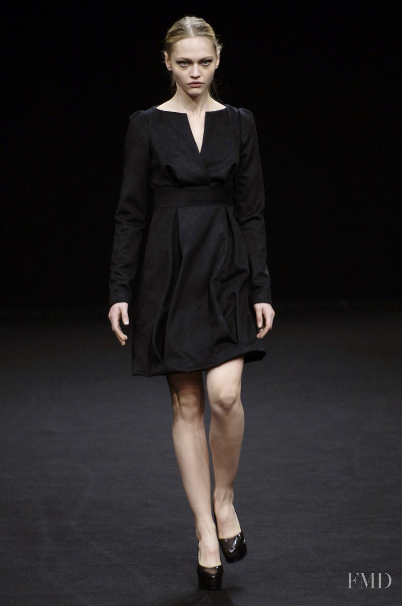 Sasha Pivovarova featured in  the Dice Kayek fashion show for Autumn/Winter 2006