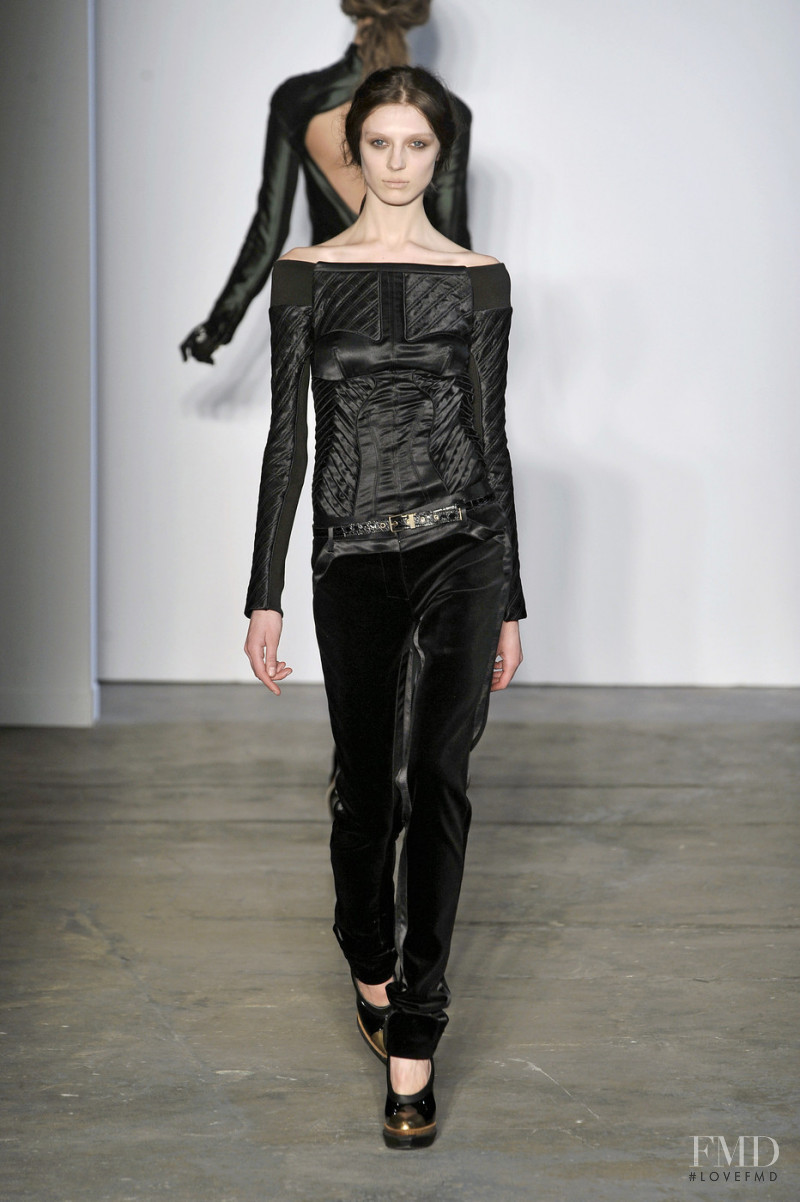 Olga Sherer featured in  the Proenza Schouler fashion show for Autumn/Winter 2009