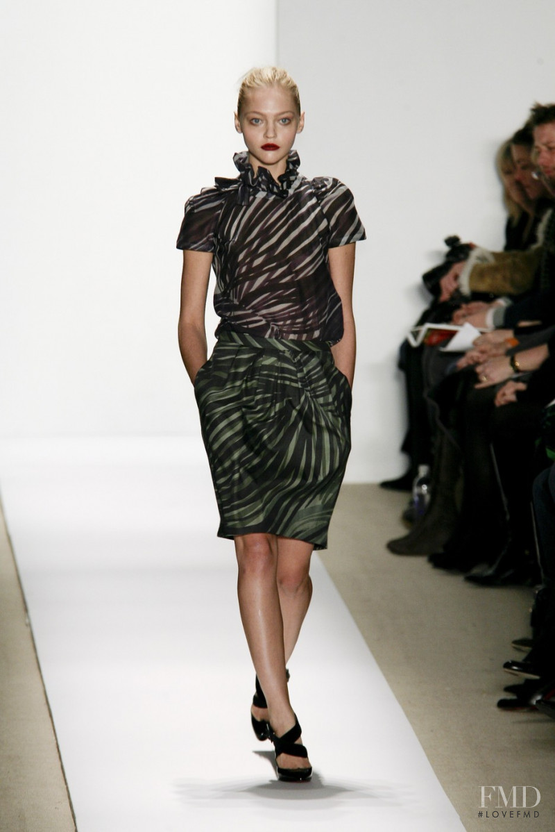 Sasha Pivovarova featured in  the Peter Som fashion show for Autumn/Winter 2007