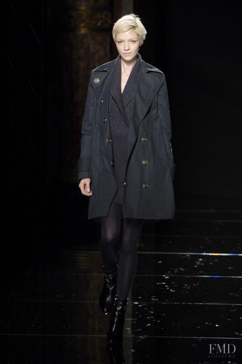 Mariacarla Boscono featured in  the Stella McCartney fashion show for Autumn/Winter 2006
