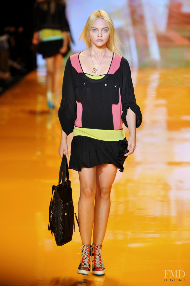 Sasha Pivovarova featured in  the DKNY fashion show for Spring/Summer 2009