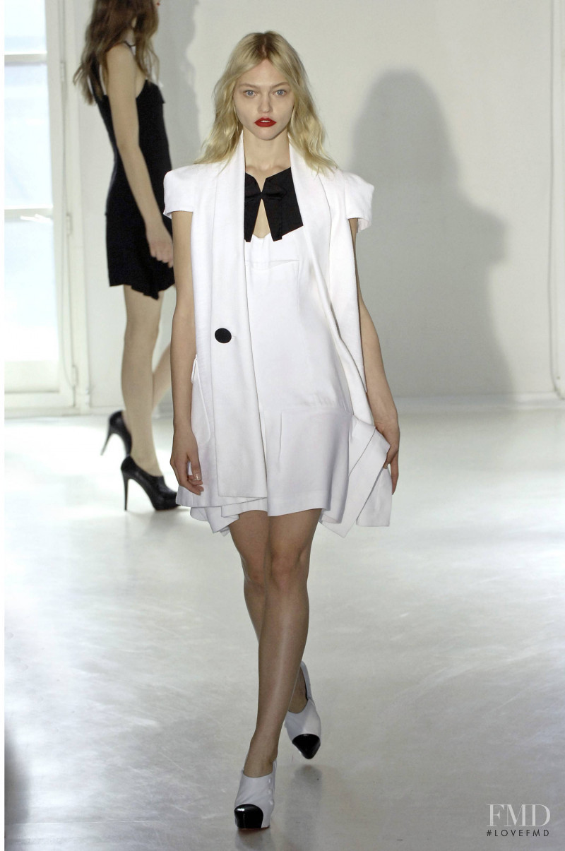Sasha Pivovarova featured in  the Roland Mouret fashion show for Autumn/Winter 2007