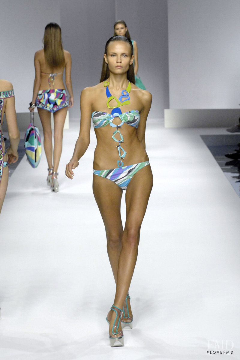 Natasha Poly featured in  the Pucci fashion show for Spring/Summer 2007