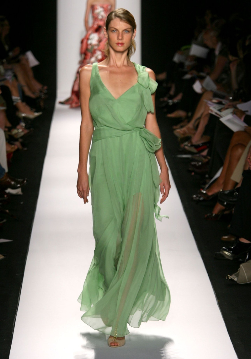 Angela Lindvall featured in  the Carolina Herrera fashion show for Spring/Summer 2008