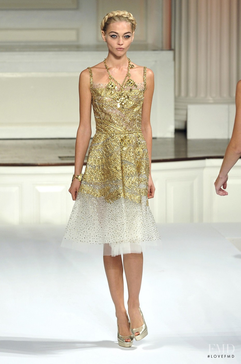 Sasha Pivovarova featured in  the Oscar de la Renta fashion show for Spring/Summer 2010