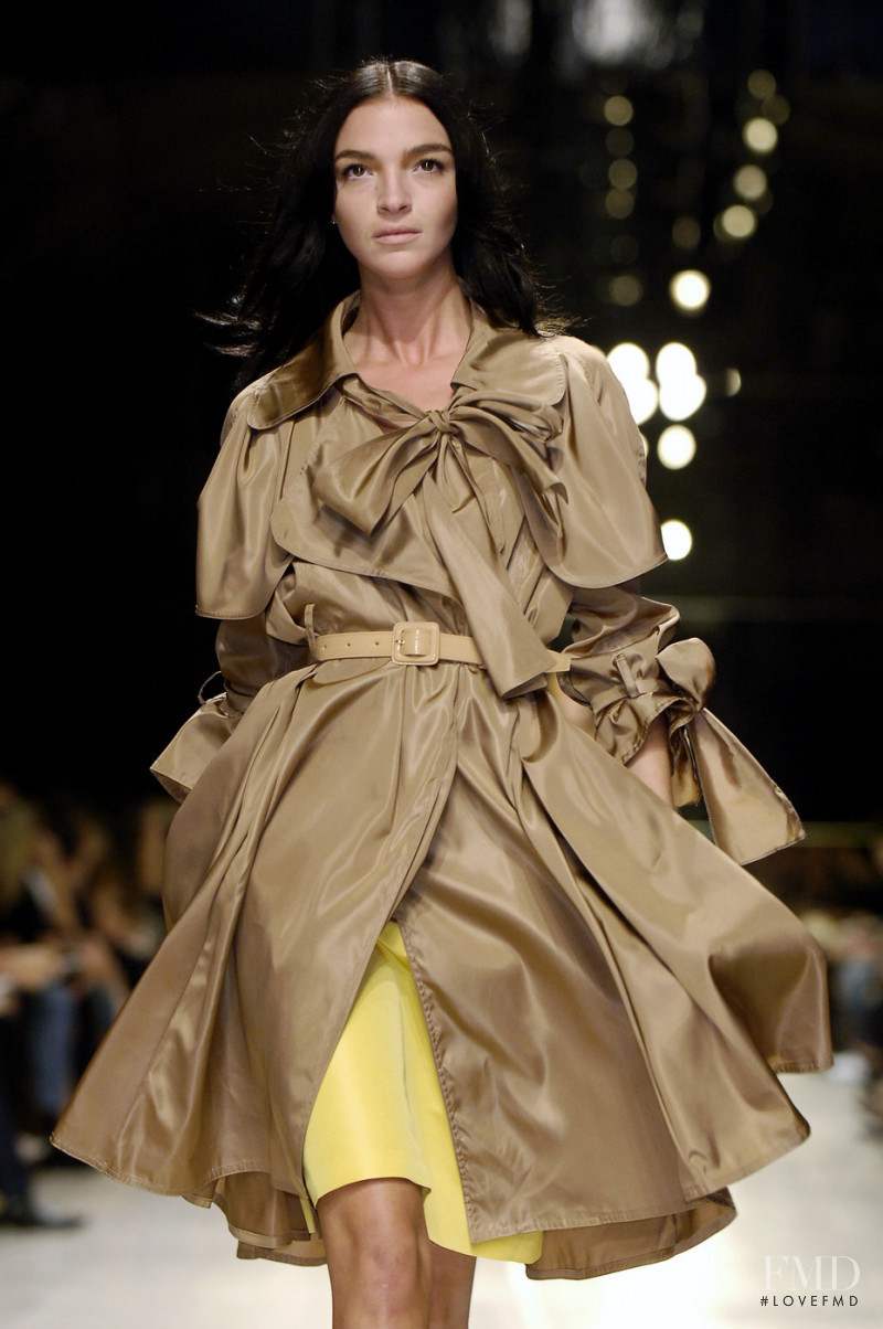 Mariacarla Boscono featured in  the Burberry Prorsum fashion show for Spring/Summer 2006