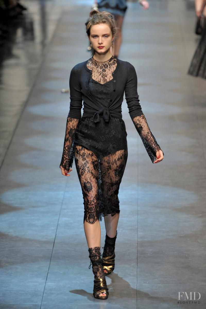 Anna de Rijk featured in  the Dolce & Gabbana fashion show for Spring/Summer 2010