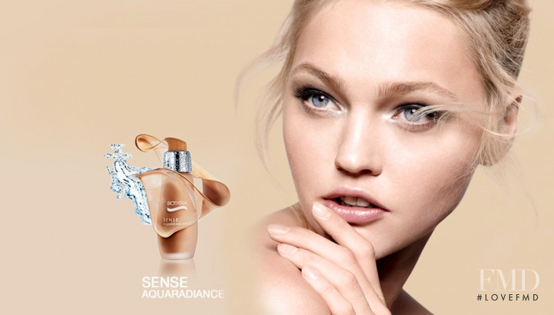 Sasha Pivovarova featured in  the Biotherm advertisement for Spring/Summer 2009