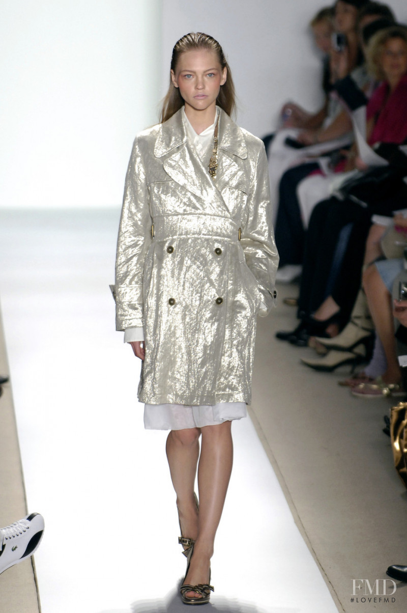 Sasha Pivovarova featured in  the Strenesse Gabriele Strehle fashion show for Spring/Summer 2006